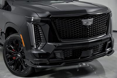 2025 Cadillac Escalade-V   - Photo 3 - Joliet, IL 60435