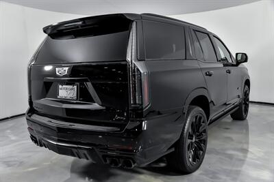 2025 Cadillac Escalade-V   - Photo 12 - Joliet, IL 60435