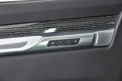 2025 Cadillac Escalade-V   - Photo 19 - Joliet, IL 60435