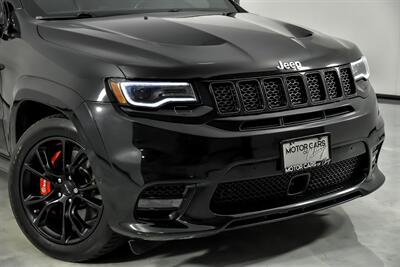 2017 Jeep Grand Cherokee SRT   - Photo 3 - Joliet, IL 60435