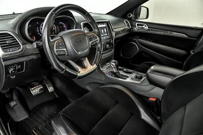 2017 Jeep Grand Cherokee SRT   - Photo 22 - Joliet, IL 60435