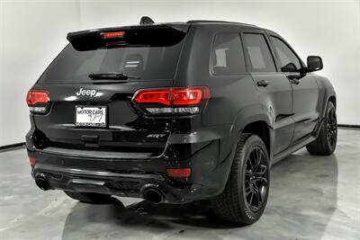 2017 Jeep Grand Cherokee SRT   - Photo 12 - Joliet, IL 60435