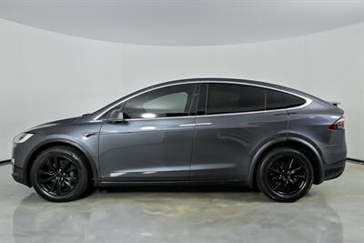 2018 Tesla Model X 75D   - Photo 8 - Joliet, IL 60435