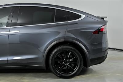 2018 Tesla Model X 75D   - Photo 9 - Joliet, IL 60435