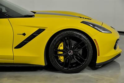 2015 Chevrolet Corvette Stingray Z51   - Photo 15 - Joliet, IL 60435