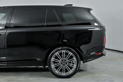 2023 Land Rover Range Rover P530 SE LWB   - Photo 9 - Joliet, IL 60435