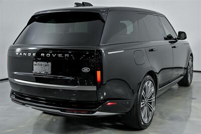 2023 Land Rover Range Rover P530 SE LWB   - Photo 12 - Joliet, IL 60435