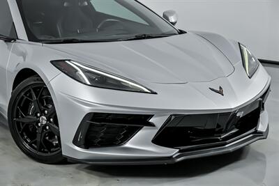 2020 Chevrolet Corvette Stingray   - Photo 3 - Joliet, IL 60435