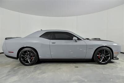 2021 Dodge Challenger R/T - Photo 14 - Joliet, IL 60435