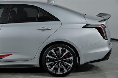 2024 Cadillac CT4-V Blackwing   - Photo 9 - Joliet, IL 60435