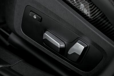 2023 BMW M3 Competition M xDrive-CARBON BUCKETS-LOADED M3!   - Photo 28 - Joliet, IL 60435