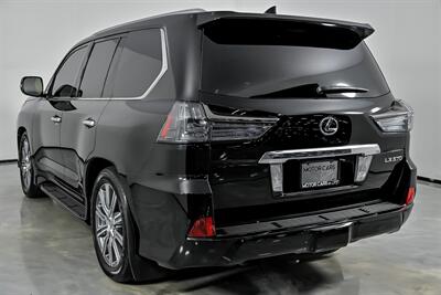 2017 Lexus LX 570   - Photo 10 - Joliet, IL 60435