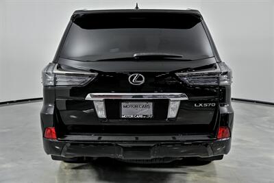 2017 Lexus LX 570   - Photo 11 - Joliet, IL 60435