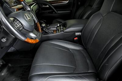 2017 Lexus LX 570   - Photo 21 - Joliet, IL 60435