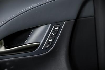 2017 Lexus LX 570   - Photo 19 - Joliet, IL 60435
