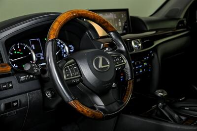 2017 Lexus LX 570   - Photo 25 - Joliet, IL 60435