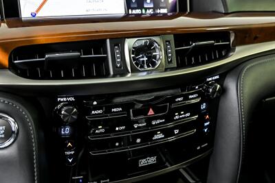 2017 Lexus LX 570   - Photo 36 - Joliet, IL 60435