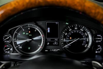 2017 Lexus LX 570   - Photo 28 - Joliet, IL 60435