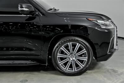 2017 Lexus LX 570   - Photo 15 - Joliet, IL 60435