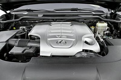 2017 Lexus LX 570   - Photo 17 - Joliet, IL 60435