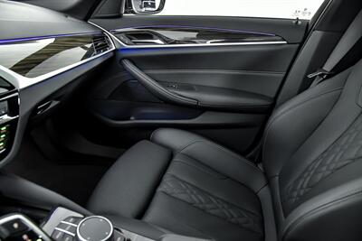 2021 BMW 5 Series 530i xDrive   - Photo 39 - Joliet, IL 60435