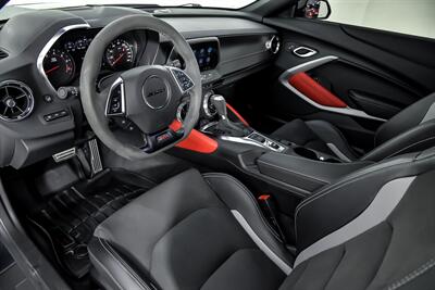 2022 Chevrolet Camaro LT1   - Photo 19 - Joliet, IL 60435