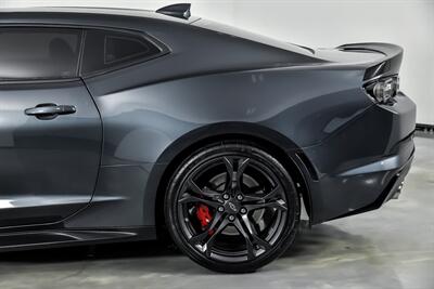 2022 Chevrolet Camaro LT1   - Photo 9 - Joliet, IL 60435