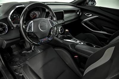 2018 Chevrolet Camaro SS   - Photo 21 - Joliet, IL 60435