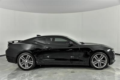 2018 Chevrolet Camaro SS   - Photo 14 - Joliet, IL 60435