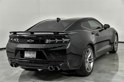 2018 Chevrolet Camaro SS   - Photo 12 - Joliet, IL 60435