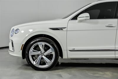 2022 Bentley Bentayga V8 - Photo 7 - Joliet, IL 60435