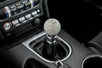 2021 Ford Mustang Mach 1   - Photo 35 - Joliet, IL 60435