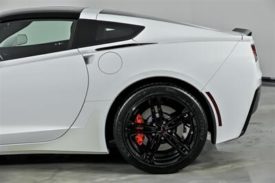 2016 Chevrolet Corvette Stingray   - Photo 9 - Joliet, IL 60435