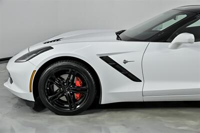 2016 Chevrolet Corvette Stingray   - Photo 7 - Joliet, IL 60435