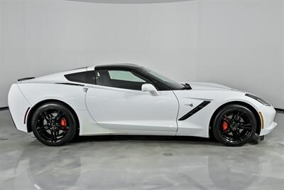 2016 Chevrolet Corvette Stingray   - Photo 14 - Joliet, IL 60435