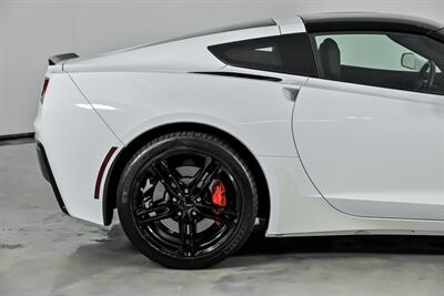 2016 Chevrolet Corvette Stingray   - Photo 13 - Joliet, IL 60435