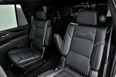 2021 Cadillac Escalade Sport   - Photo 24 - Joliet, IL 60435