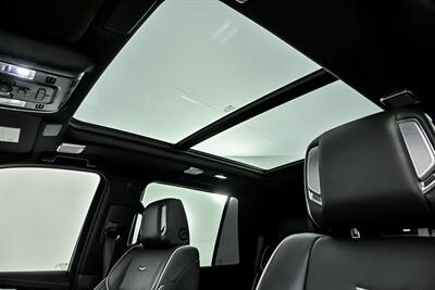 2021 Cadillac Escalade Sport   - Photo 22 - Joliet, IL 60435