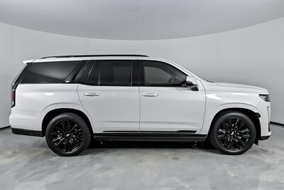 2021 Cadillac Escalade Sport   - Photo 14 - Joliet, IL 60435