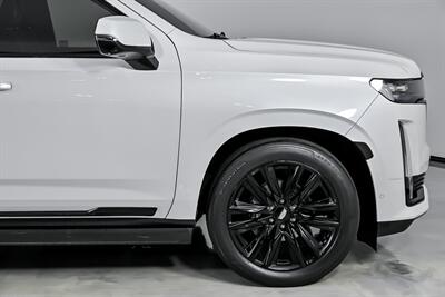 2021 Cadillac Escalade Sport   - Photo 15 - Joliet, IL 60435
