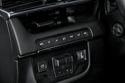 2021 Cadillac Escalade Sport   - Photo 27 - Joliet, IL 60435