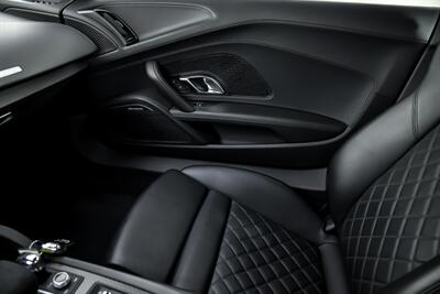2017 Audi R8 5.2 quattro V10-CARBON AERO KIT   - Photo 41 - Joliet, IL 60435