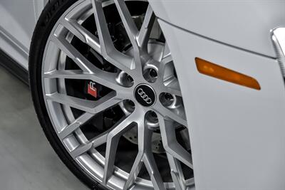 2017 Audi R8 5.2 quattro V10-CARBON AERO KIT   - Photo 4 - Joliet, IL 60435
