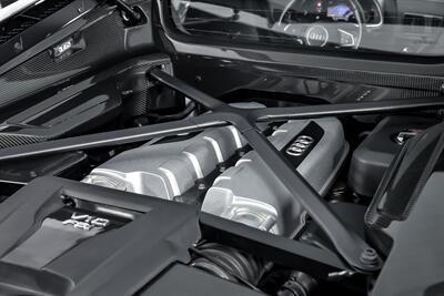 2017 Audi R8 5.2 quattro V10-CARBON AERO KIT   - Photo 17 - Joliet, IL 60435
