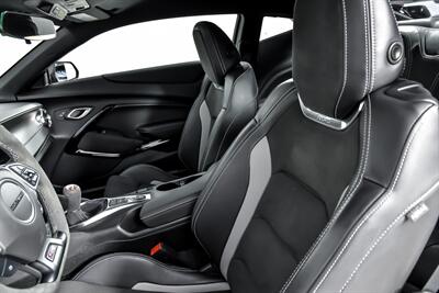 2021 Chevrolet Camaro LT1   - Photo 21 - Joliet, IL 60435