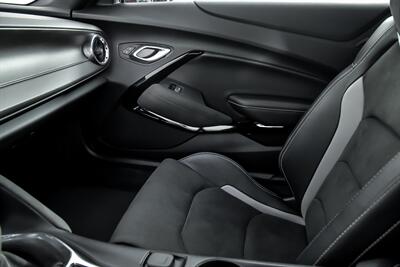 2021 Chevrolet Camaro LT1   - Photo 36 - Joliet, IL 60435