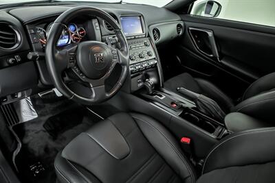 2016 Nissan GT-R Premium-BONE STOCK-SHOWROOM QUALITY!   - Photo 21 - Joliet, IL 60435