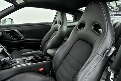 2016 Nissan GT-R Premium-BONE STOCK-SHOWROOM QUALITY!   - Photo 23 - Joliet, IL 60435