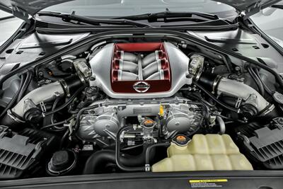2016 Nissan GT-R Premium-BONE STOCK-SHOWROOM QUALITY!   - Photo 17 - Joliet, IL 60435