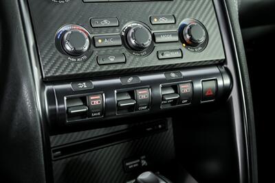 2016 Nissan GT-R Premium-BONE STOCK-SHOWROOM QUALITY!   - Photo 33 - Joliet, IL 60435